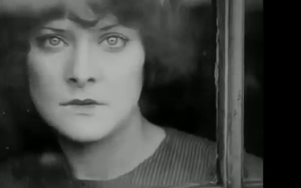 Gina Manès. Marie, protagonista de la película. COEUR FIDÈLE. Jean Epstein. estrellamillansanjuan.es