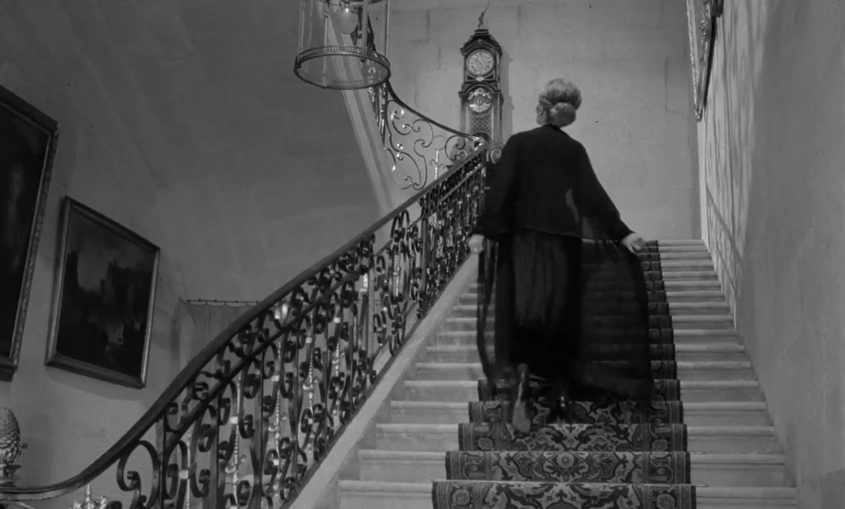 Escaleras del castillo de Jacqueline. JUDEX. Georges Franju. estrellamillansanjuan.es