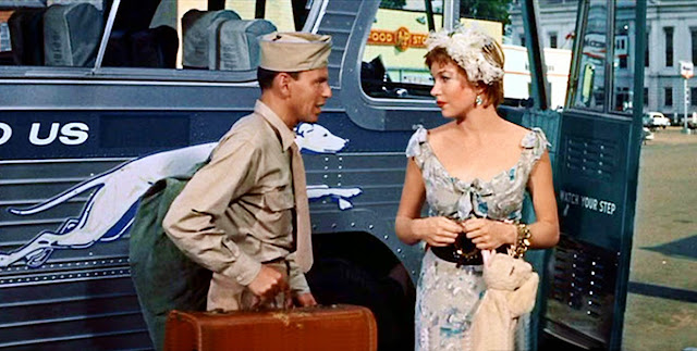 “Some came running” (1958). Como un torrente. Vincente Minnelli. Frank Sinatra y Shirley MacLaine. EL MELODRAMA CLÁSICO NORTEAMERICANO. estrellamillansanjuan.es