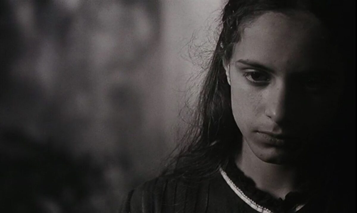 FRÁGIL COMO O MUNDO (2001) de Rita Azevedo Gomes 14 Primer plano Vera. Frágil Como o Mundo. Rita Azevedo. estrellamillansanjuan.es