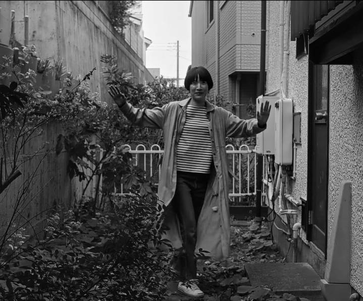 Itchan hermana en jardin