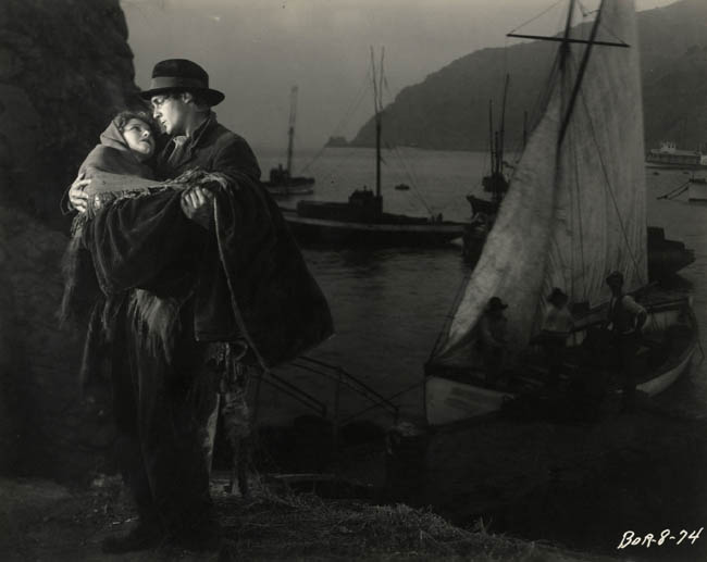 Gino y Angela en el puerto rescatada. Street Angel. estrellamillansanjuan.es