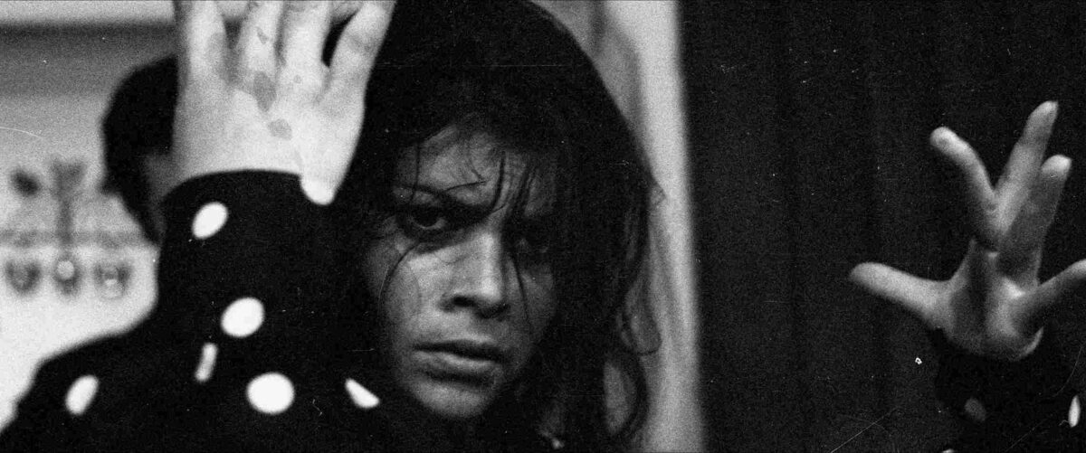 La bailaora La Singla y sus expresivas manos. La Singla. Paloma Zapata. estrellamillansanjuan.es