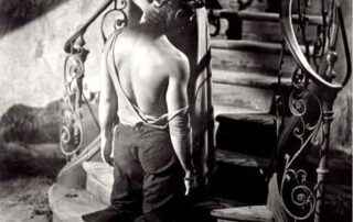55 ESCALERAS IMPRESCINDIBLES DEL CINE. El escenario vertiginoso 23 UN TRANVÍA LLAMADO DESEO. 55 ESCALERAS IMPRESCINDIBLES DEL CINE. estrellamillansanjuan.es