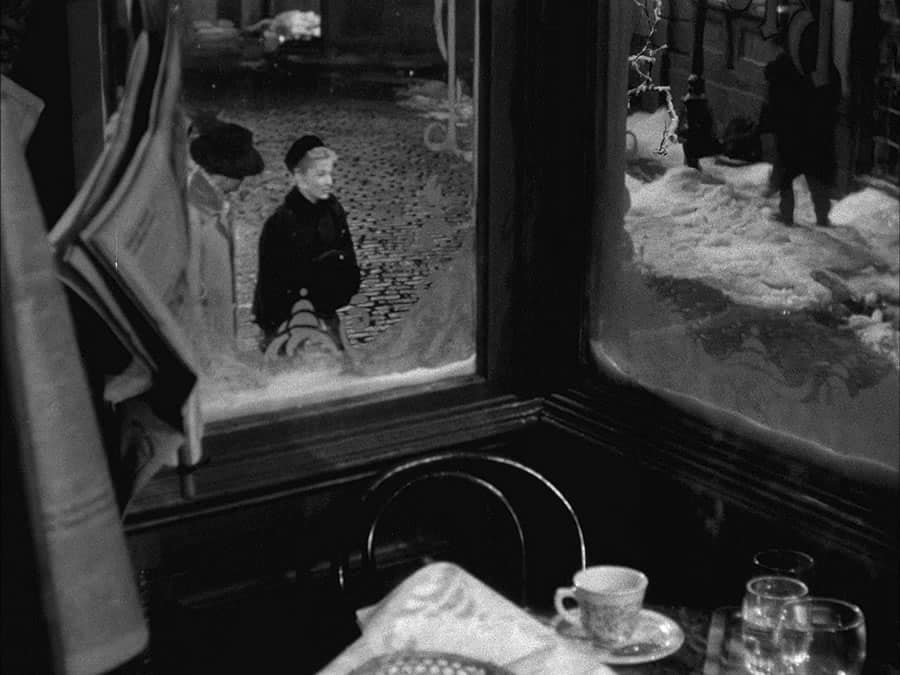 LETTER FROM AN UNKNOWN WOMAN (1948). Max Ophüls. (Ventanas en el cine). estrellamillansanjuan.es