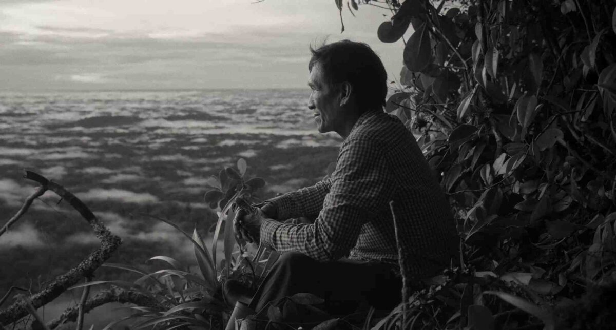 Laureano en su atalaya observando. estrellamillansanjuan.es