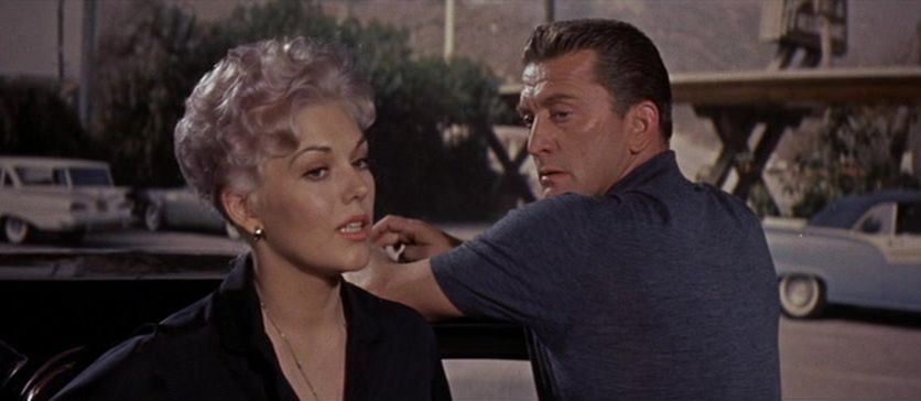 Discusión Kim y Kirk. UN EXTRAÑO EN MI VIDA (Strangers When We Meet,1960) de Richard Quine. estrellamillansanjuan.es