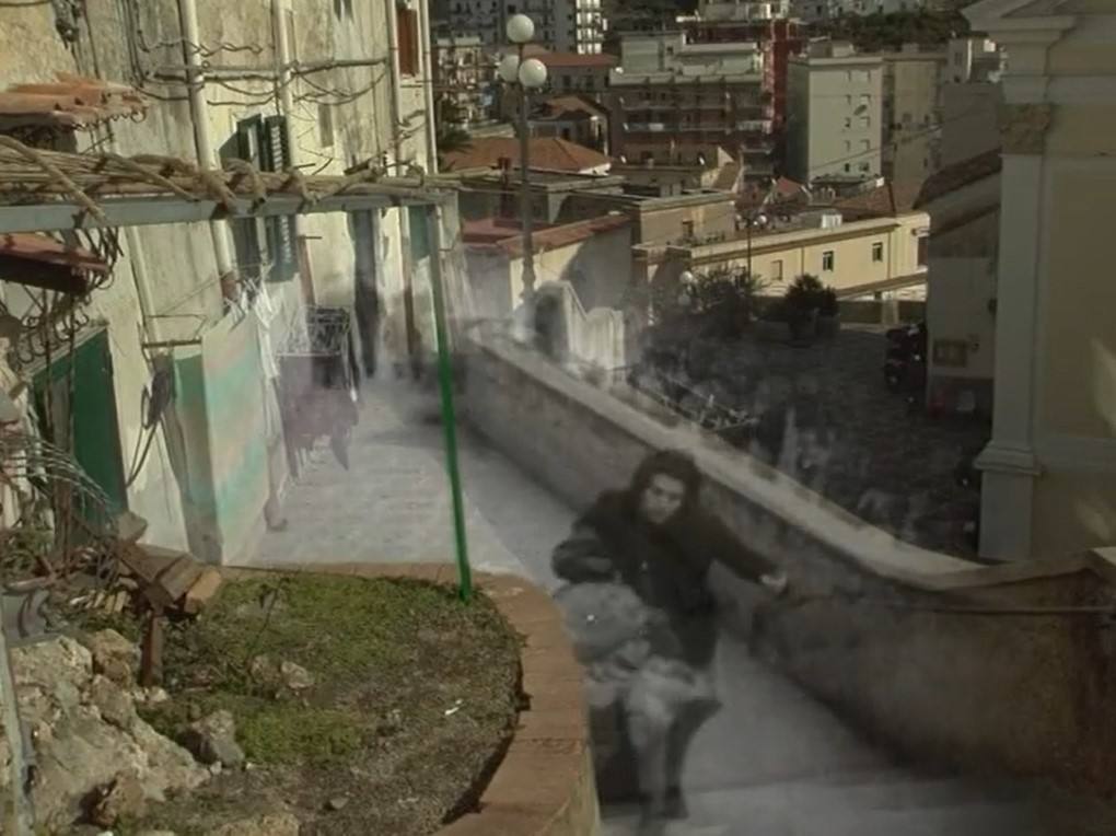 L'amore (1948) de Roberto Rosselini sobre mismas escaleras en la actualidad. Anna Magnani. La ciudad de los signos. Samuel Alarcón. estrellamillansanjuan.es