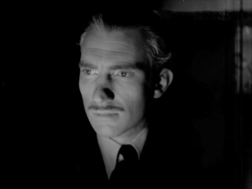 Carlos Durán (Fernán Gómez) como un alter ego de Maxim de Winter. Vida en sombras. Llobet-Gràcia.