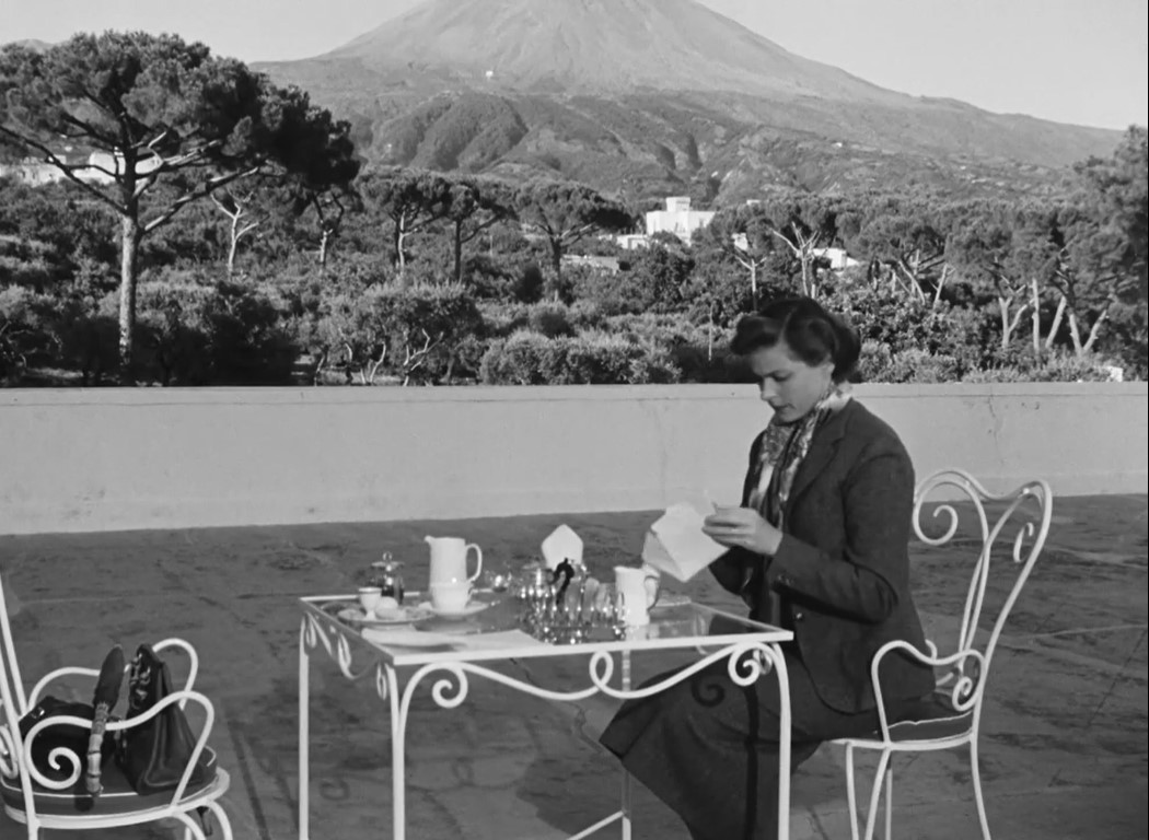 Ingrid en terraza con vistas al volcán Vesubio. Viaggio in Italia. estrellamillansanjuan.es
