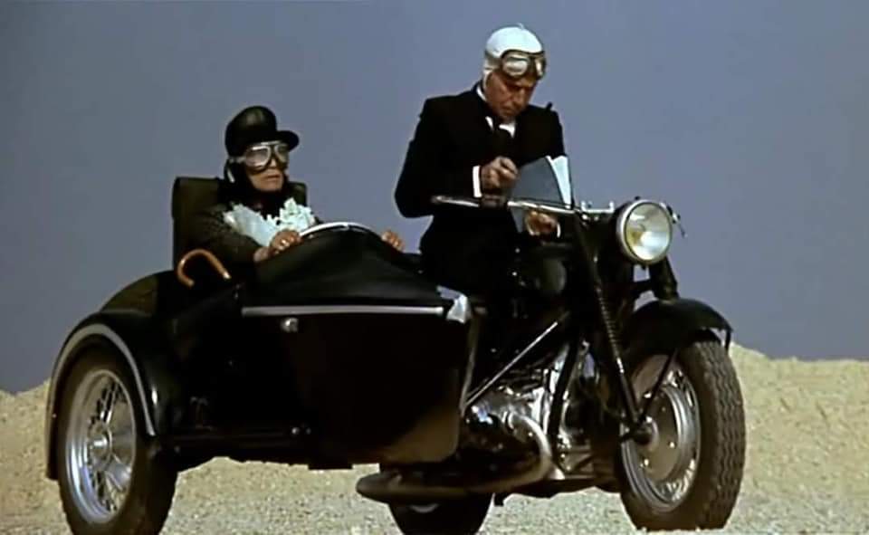 UNE JOURNÉE BIEN REMPLIE. LAS MEJORES ROAD MOVIES. El cine más libre. estrellamillansanjuan.es