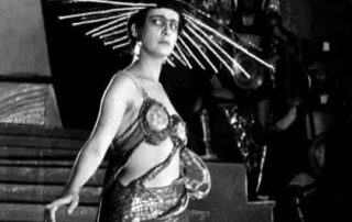 El comienzo del Cine Soviético. AELITA (1924) de Yákov Protazánov. 31 Yuliya Solntseva en Aelita. Comienzo del cine sovietico. La mayor superproducción propagandística de la época. estrellamillansanjuan.es