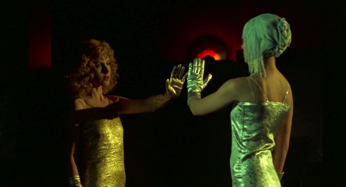 Juliet Berto y Bulle Ogier en Duelle (1976). Jacques Rivette. El Polar francés. estrellamillansanjuan.es