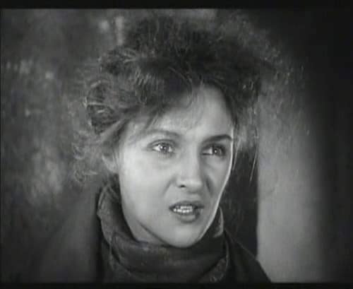 NOVYY VAVILON (1929) de Grigori Kózintsev y Leonid Trauberg. 2 Louise (Yelena Kuzmina). Novyy Vavilon.