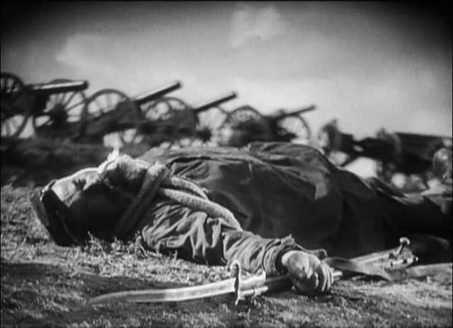 NOVYY VAVILON (1929) de Grigori Kózintsev y Leonid Trauberg. 6 Guardia obrera, Comuna de París. Novyy Vavilon.