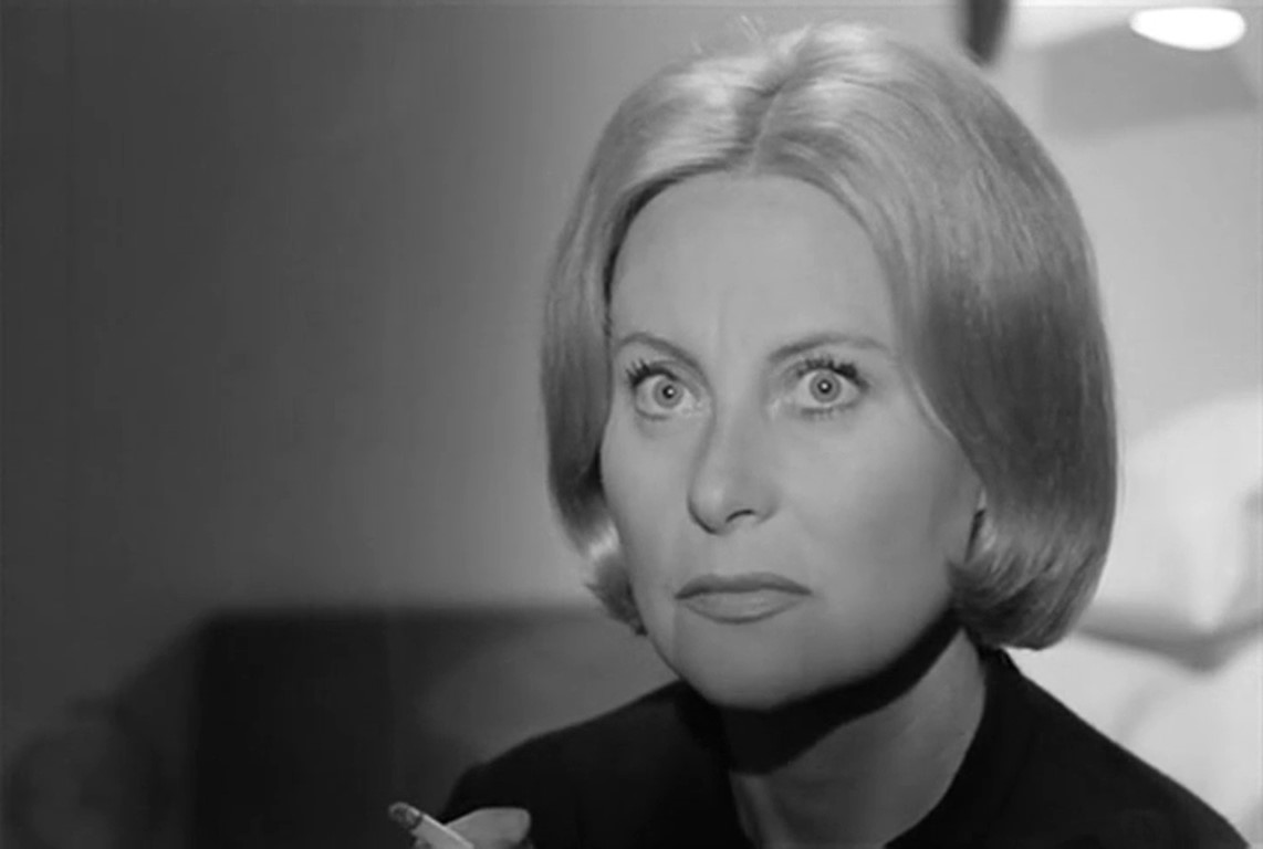 Florence (Michèle Morgan). Les yeux cernés. Robert Hossein. estrellamillansanjuan.es