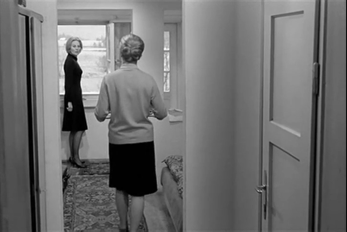 Florence en ventana (Michèle Morgan). Les yeux cernés. Robert Hossein. estrellamillansanjuan.es