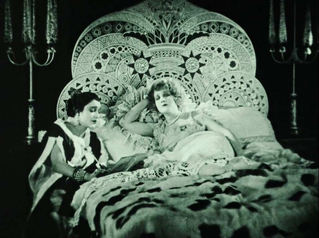 Interiores. Koenigsmark. Léonce Perret. estrella millansanjuan.es