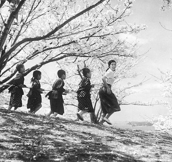 Veinticuatro ojos. estrellamillansanjuan.es