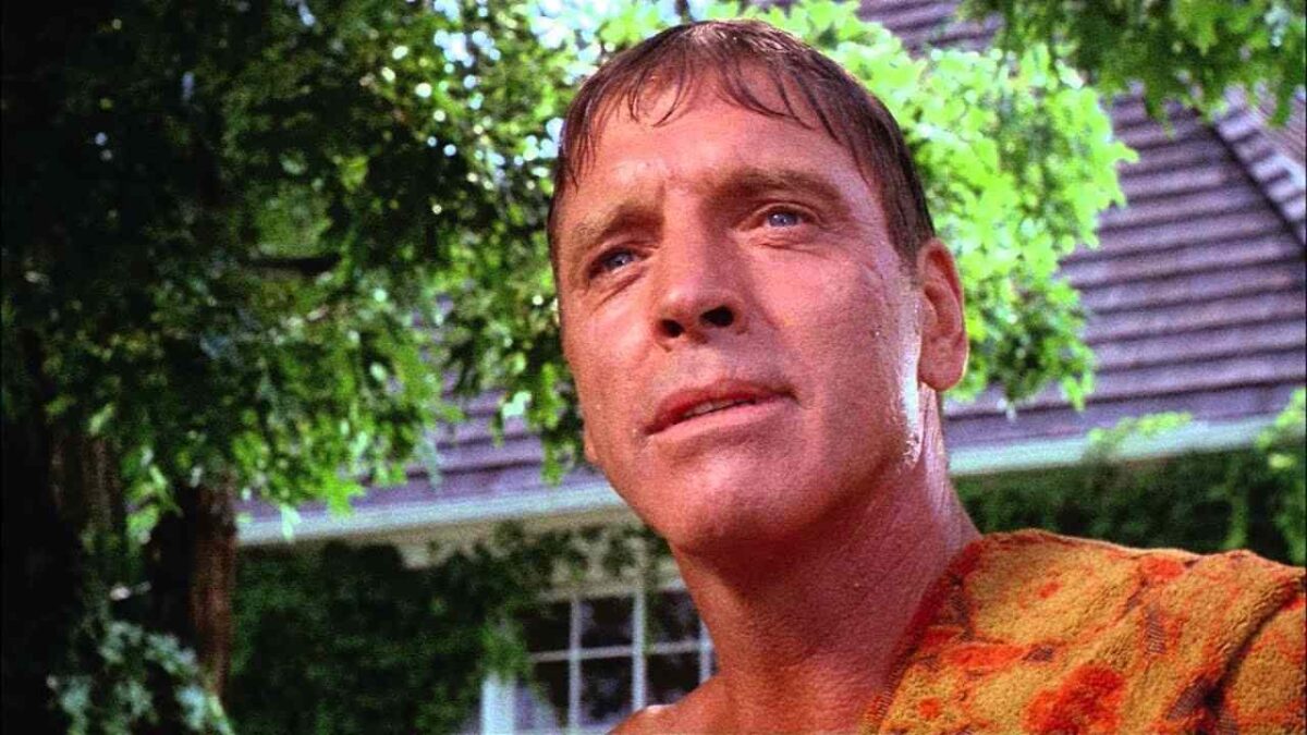The Swimmer. Burt Lancaster primer plano, toalla. CINE FLUVIAL. estrellamillansanjuan.es