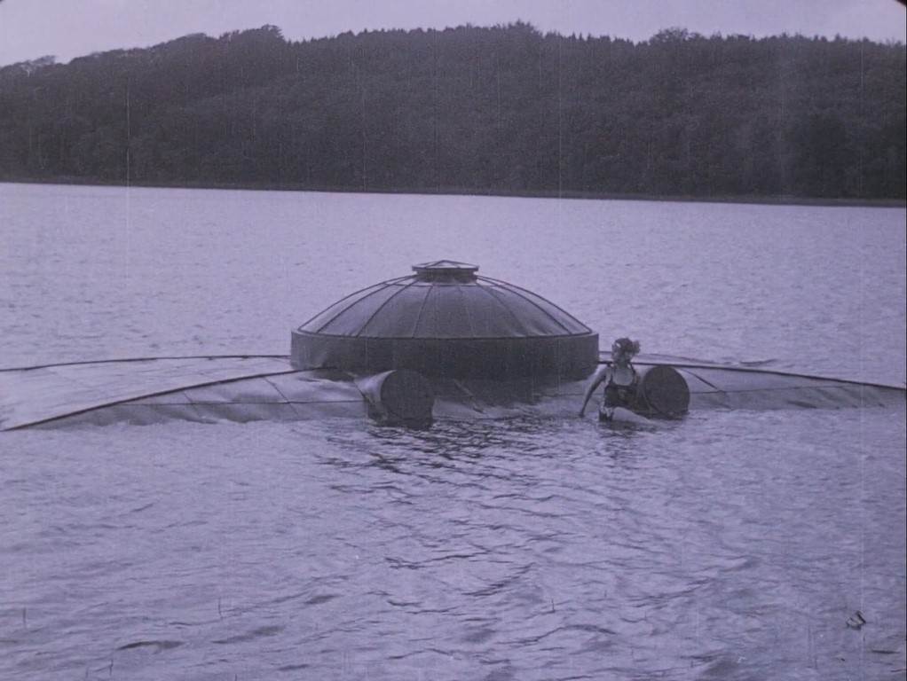 Panopta I. Escena submarino. Emilie Sannom. La temeraria del cine. estrellamillansanjuan.es