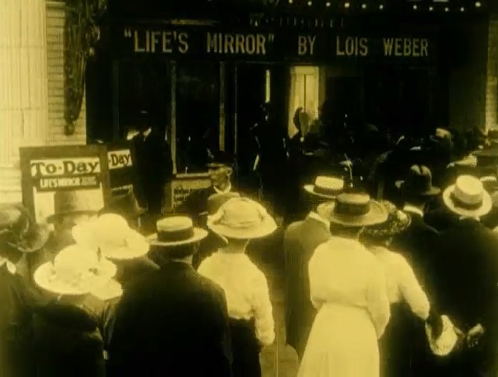 Entrada al cine en Idle Wives. Película Life's Mirror. Publicidad de Lois Weber dentro de su película. LOIS WEBER. estrellamillansanjuan.es