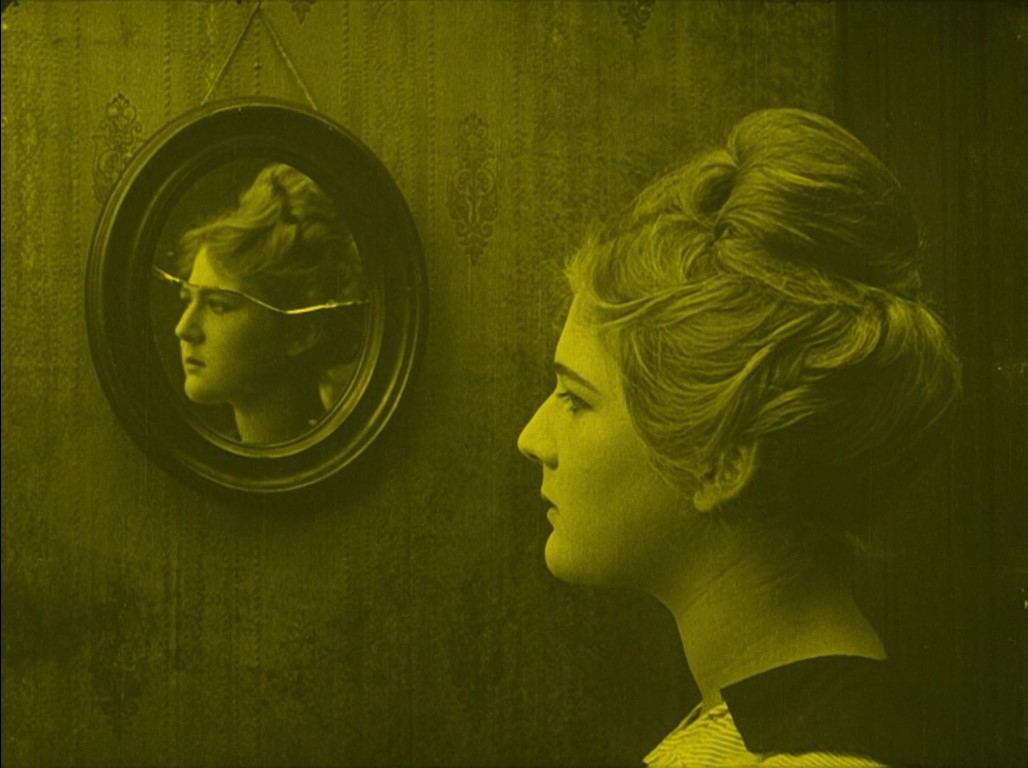 Shoes (1916). Mary MacLaren con su rostro melancólico y culposo antes de prostituirse. LOIS WEBER. estrellamillansanjuan.es
