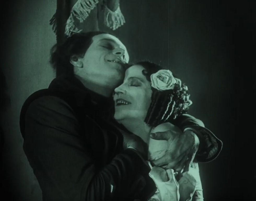 La pareja enamorada. El revolucionario y Vanina. VANINA (1922). Arthur von Gerlach. estrellamillansanjuan.es
