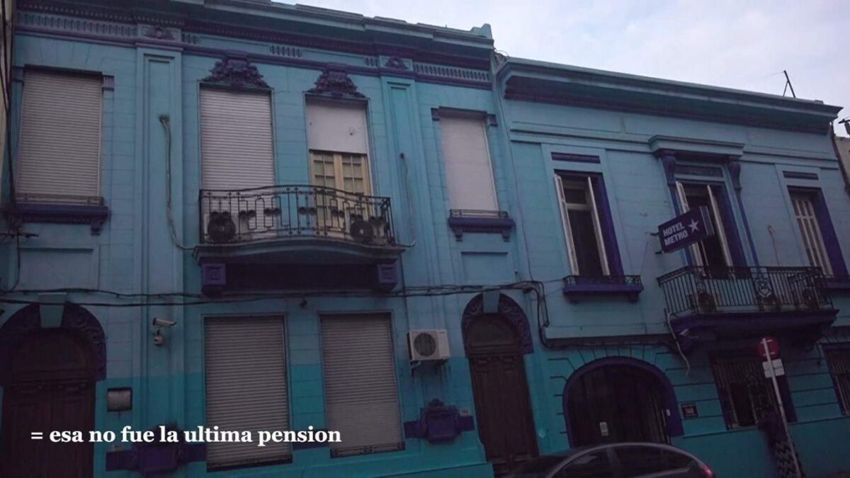 Hotel Metro azul barrio Alfredo Zitarrosa, Montevideo. NOCTURNOS DE MONTEVIDEO DE MÍ MISMA (2026). Lucía Seles. estrellamillansanjuan.es
