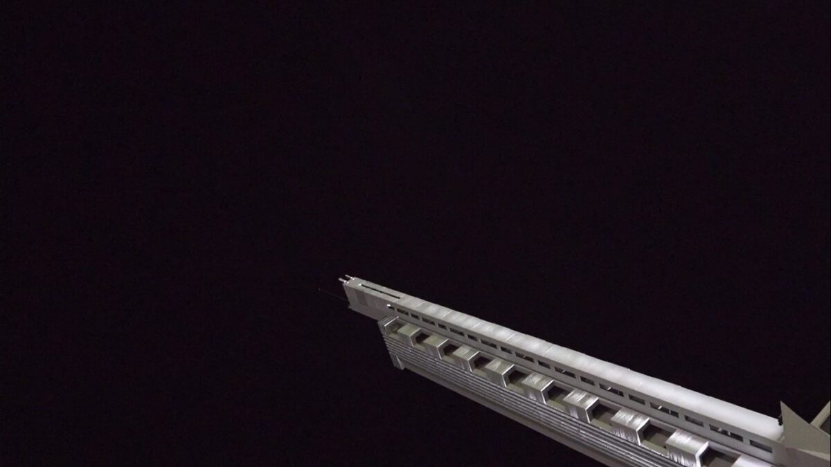 Plano futurista y aberrante Torre de los Homenajes. Estadio Centenario. Montevideo. NOCTURNOS DE MONTEVIDEO DE MÍ MISMA (2026). Lucía Seles. estrellamillansanjuan.es