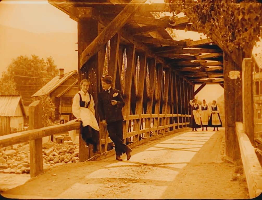 FANTE-ANNE (Gypsy Anne, 1920). El nacimiento de la identidad del cine noruego 10 Puente de madera y profundidad de campo. FANTE ANNE (Gypsy Anne, 1920). Rasmus Breistein. estrellamillansanjuan.es