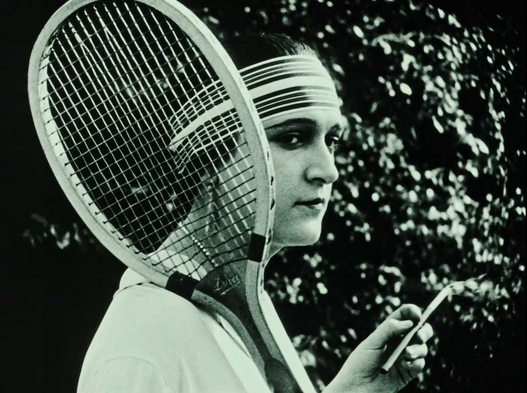 Portada. Deporte femenino cine mudo. Estrella Millan sanjuan. Koenigsmark 1919