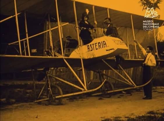 Aviación. Vittoria o morte (1913). Heroína piloto de avión en esta película de acción con incendio y hundimiento de un gran barco y estupendos efectos especiales. La heroína es Berta Nelson.