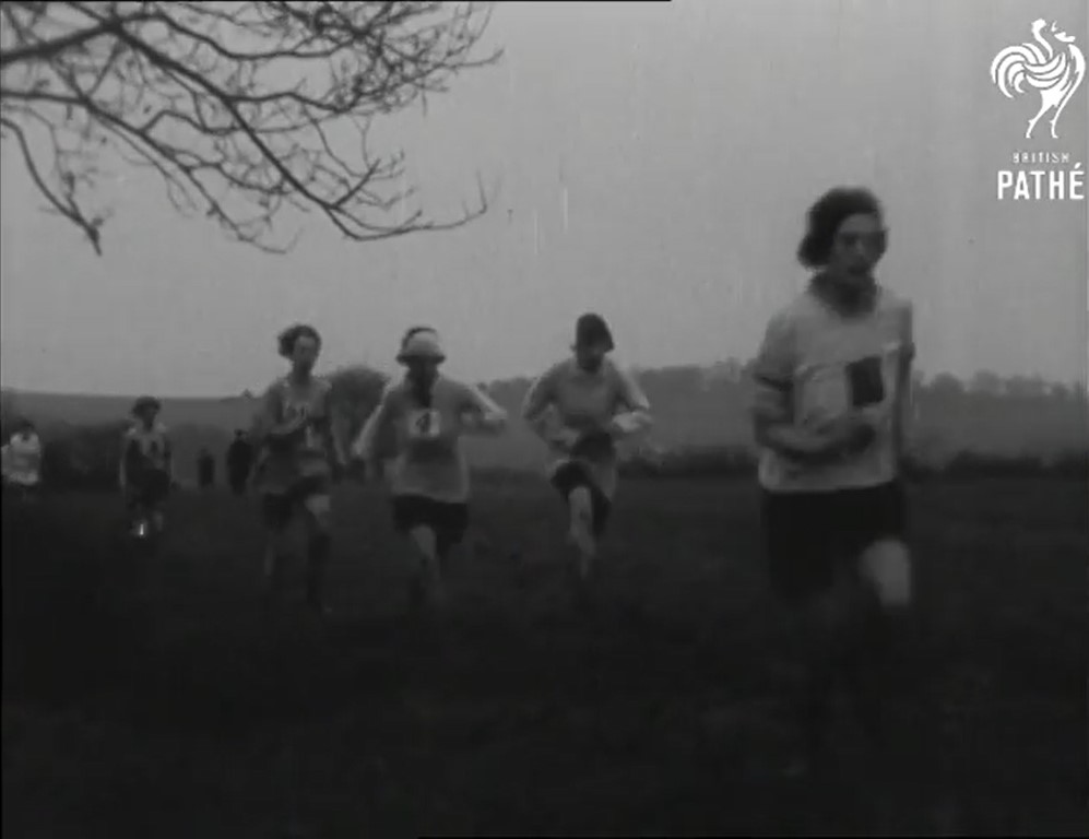 Campo a través. Deporte femenino cine mudo. Estrella Millán sanjuán. Campo a través. Are Women's Sports Too Strenuous (1925). British Pathé.