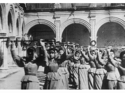 Gimnasia sueca. Deporte femenino cine mudo. Estrella Millán sanjuán. Desfile de chicas en la escuela de secundaria. México. Lumière