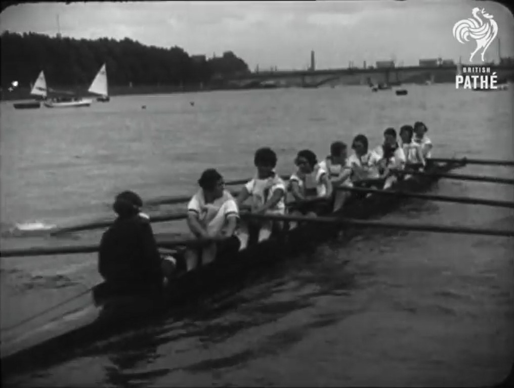 Remo. Deporte femenino cine mudo. Estrella Millán Sanjuán. The First Women's Boat Race. (1927). British Pathé. Equipos Ace y Weybridge.