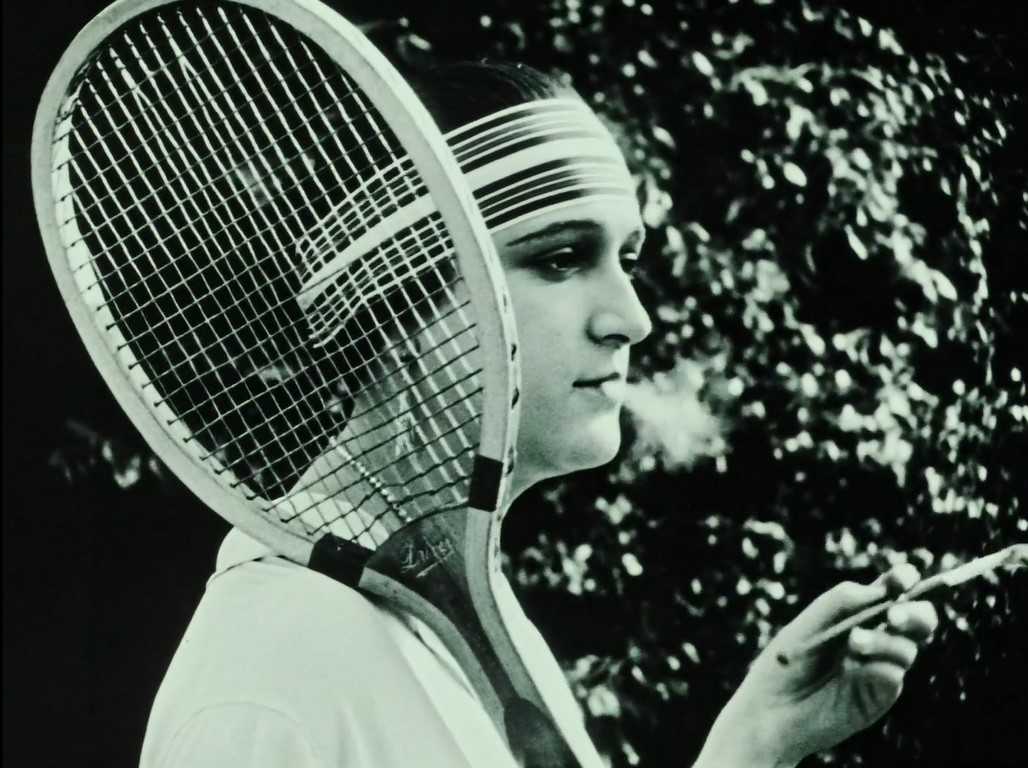 Tenis. Deporte femenino cine mudo. Estrella Millán Sanjuán. Koenigsmark 1919