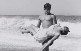 Manuel rescatando a Maria del ahogamiento en el mar. escena carnal, de fuerte carga erótica. Maria do Mar (1930). josé Leitão de Barros. estrellamillansanjuan.es