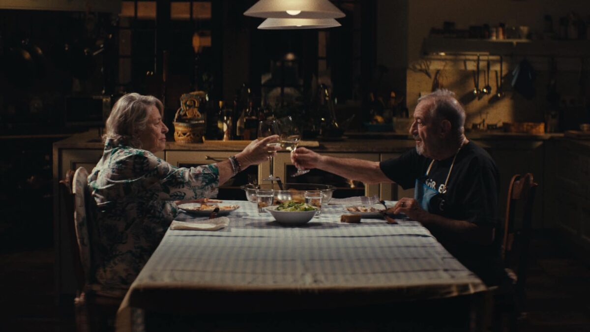 Karlos Arguiñano y Luisi Ameztoy comiendo juntos en casa. Un tal Karlos, Arantxa Aguirre. estrellamillansanjuan.es