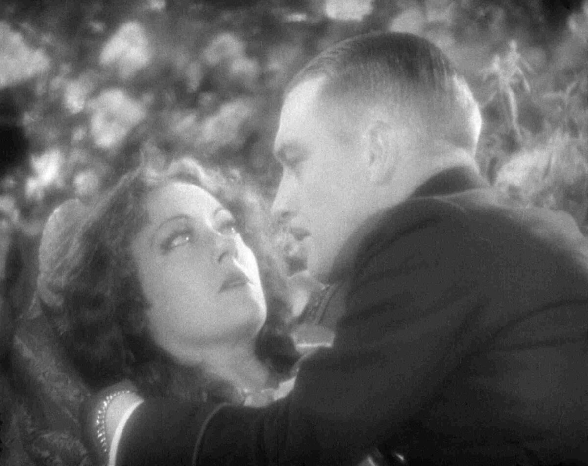 Seducción de Wolfram a Kelly después de raptarla. La reina Kelly (Queen Kelly) de Erich von Stroheim, estrellamillansanjuan.es